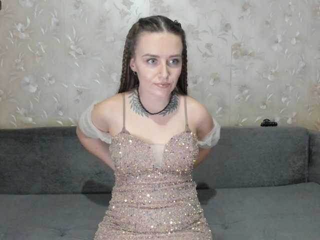 Misskitty13, live now on BongaCams