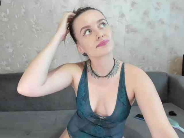 Misskitty13 webcam