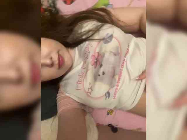 VikkiExtraNew webcam