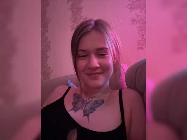 Lisakisaa live cam on BongaCams