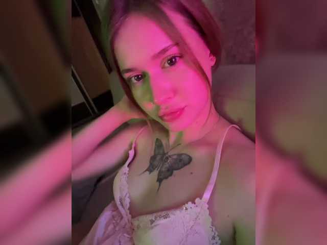 Lisakisaa live cam on BongaCams