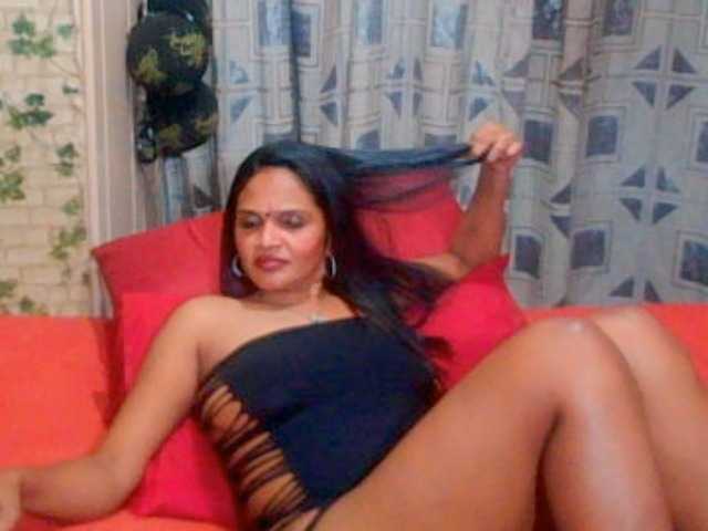LuciousIndian00 live cam on BongaCams