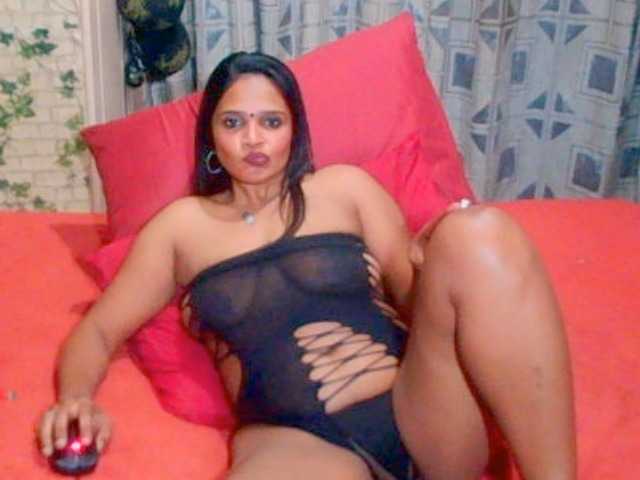 LuciousIndian00 live cam on BongaCams