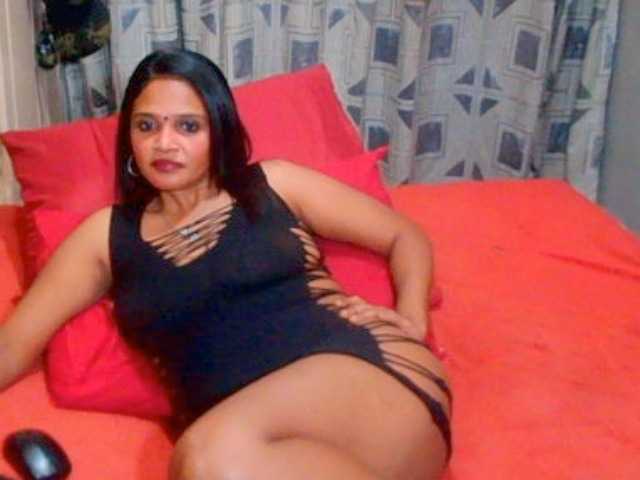 LuciousIndian00 live cam on BongaCams