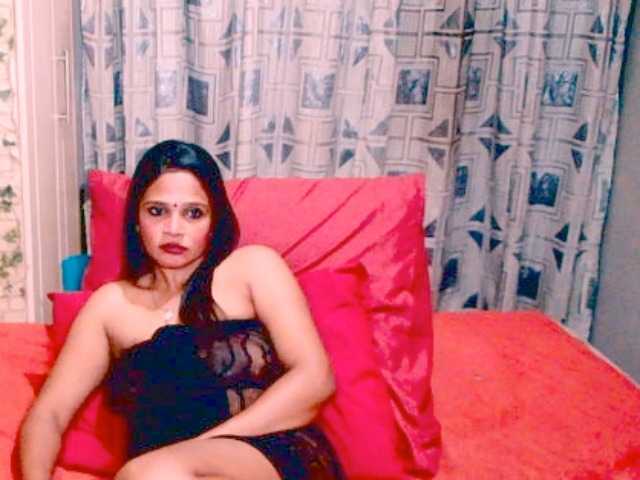 LuciousIndian00 live cam on BongaCams