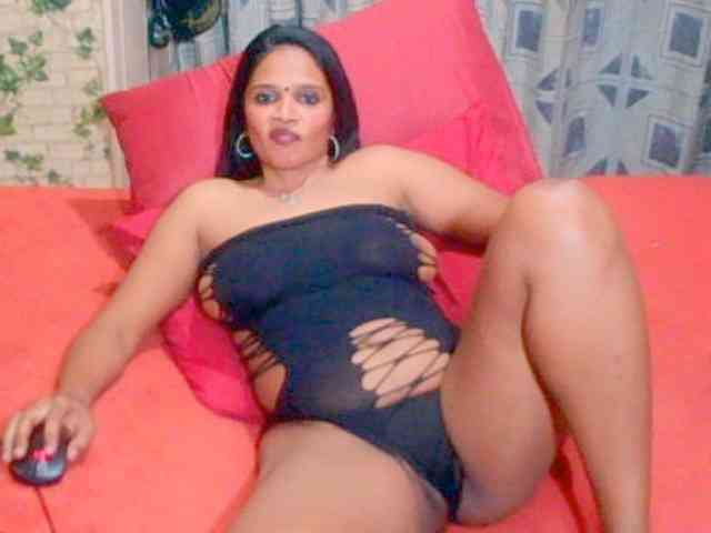 LuciousIndian00 webcam