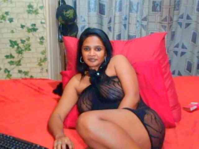 LuciousIndian00 webcam