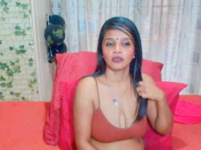 LuciousIndian00 webcam