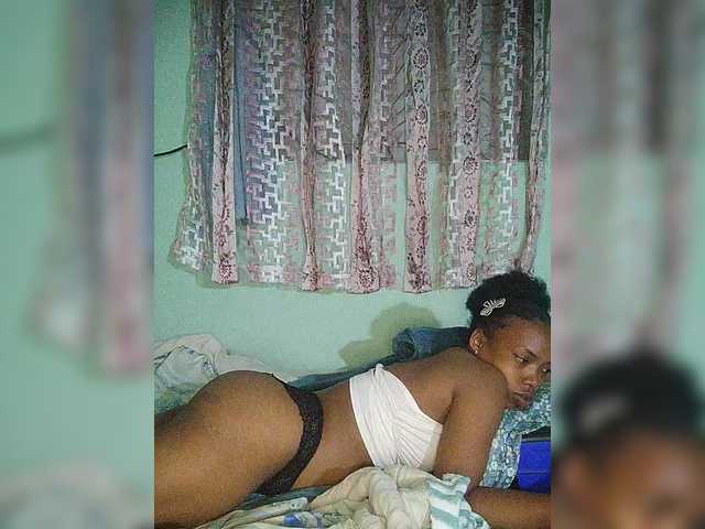 Isabellah live cam on BongaCams