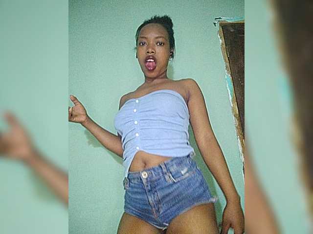 Isabellah live cam on BongaCams