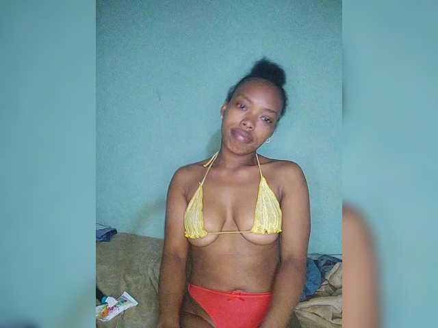Isabellah live cam on BongaCams