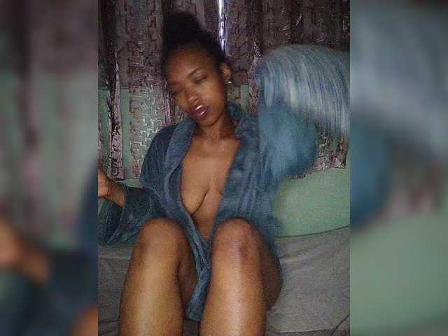 Isabellah — live female cam