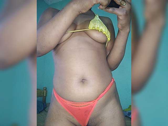 Isabellah live cam on BongaCams