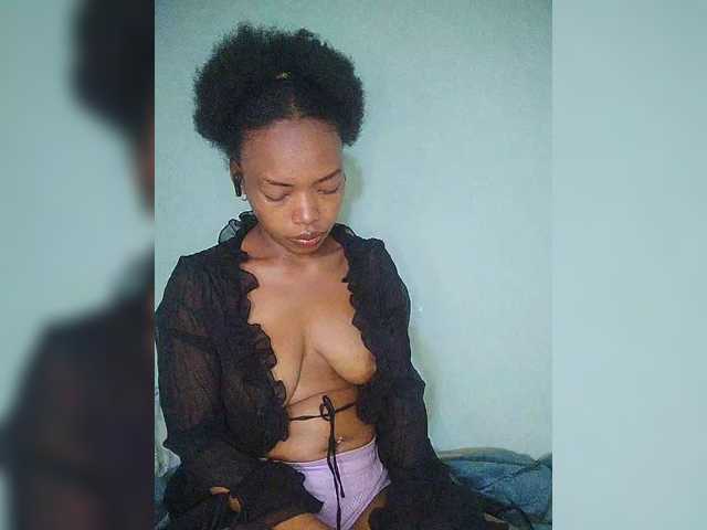 Isabellah live cam preview