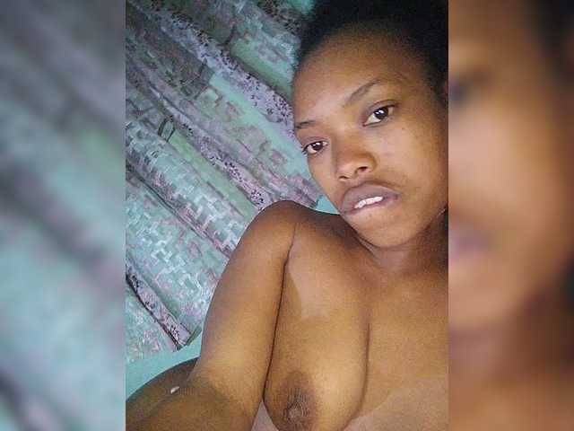 Isabellah live cam on BongaCams