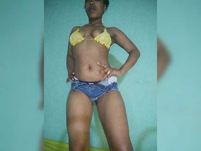 Isabellah live cam on BongaCams