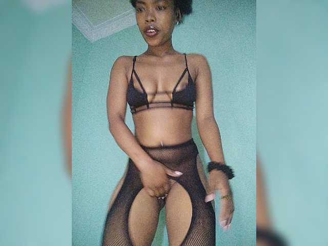 Isabellah live cam preview