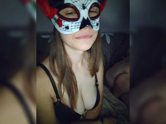 Kyniminet1 live cam on BongaCams