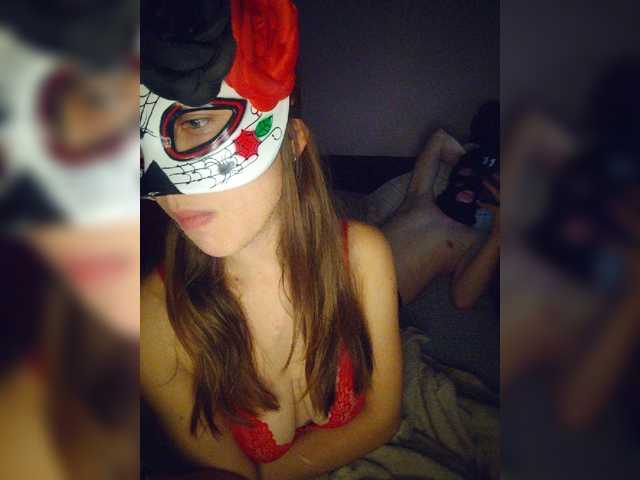 Kyniminet1 live cam on BongaCams