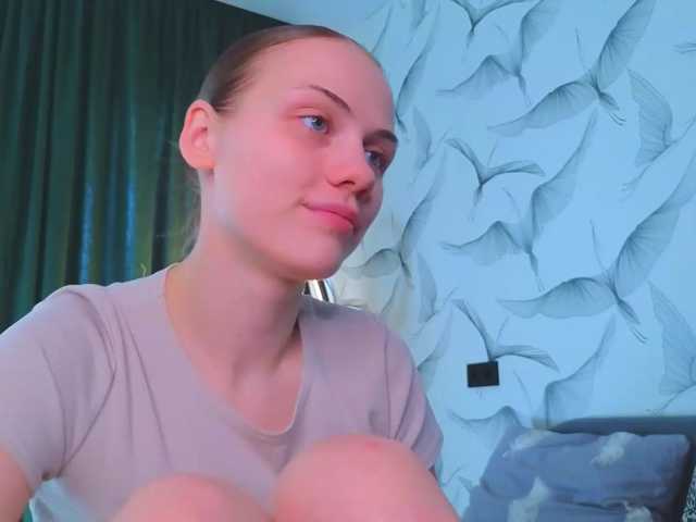 CrystalDivas live cam on BongaCams