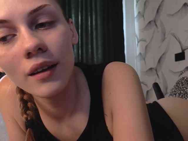 CrystalDivas webcam