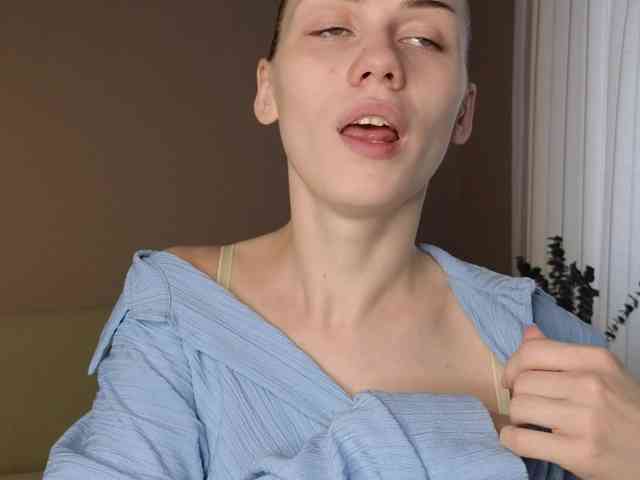 CrystalDivas webcam