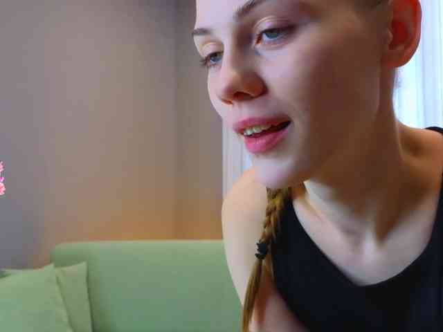 CrystalDivas webcam