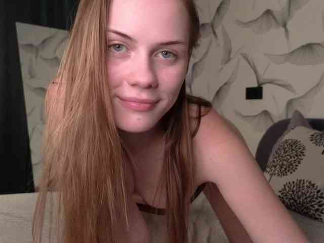 CrystalDivas webcam