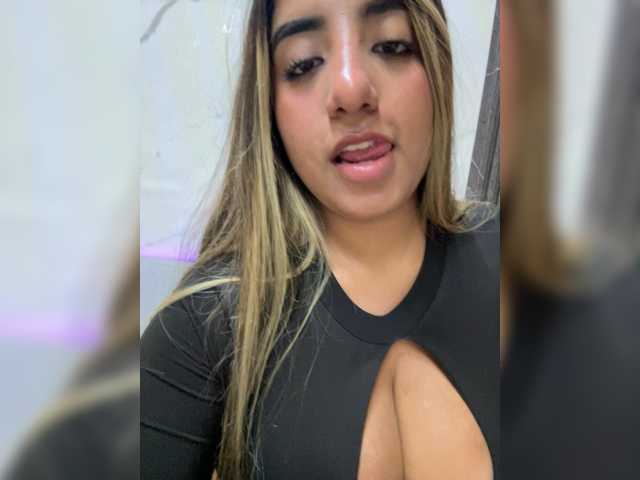KiaraRose live cam on BongaCams