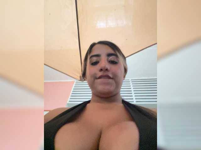 KiaraRose live cam on BongaCams