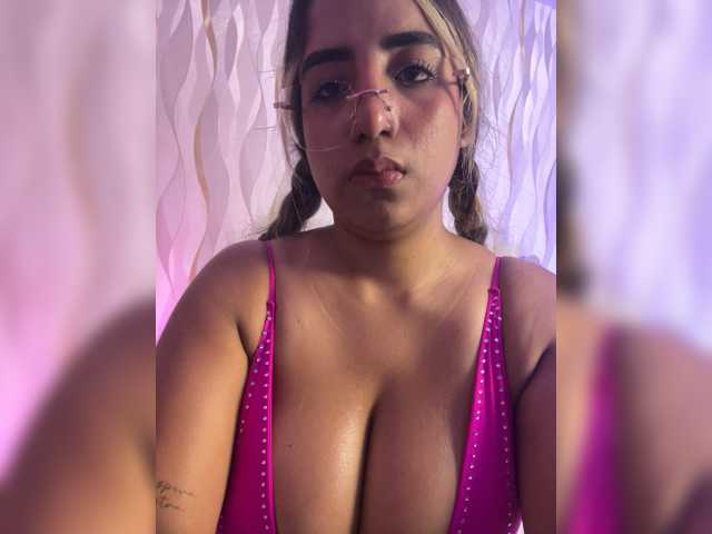 KiaraRose live cam on BongaCams