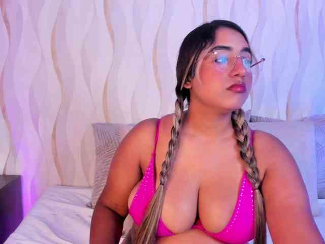 KiaraRose webcam