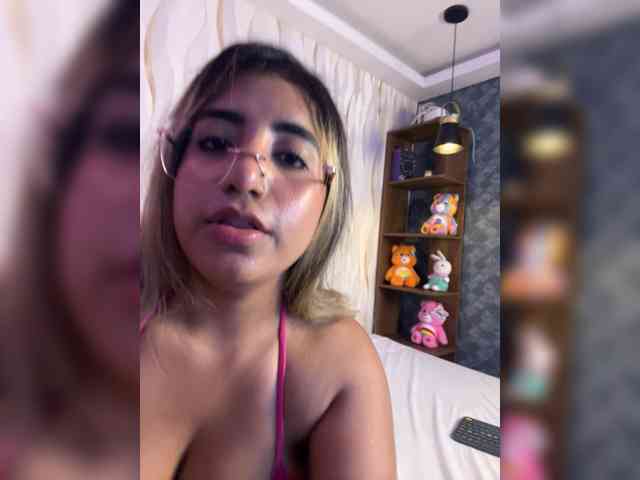 KiaraRose webcam