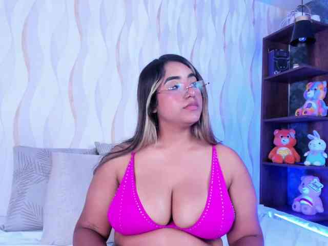 KiaraRose webcam