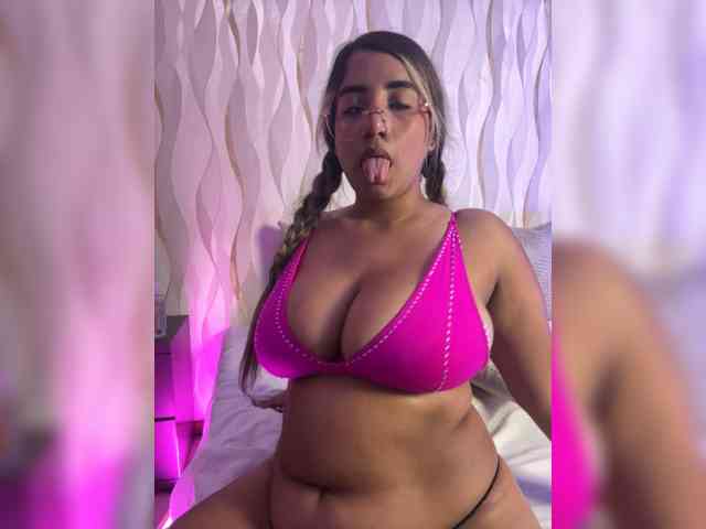 KiaraRose webcam