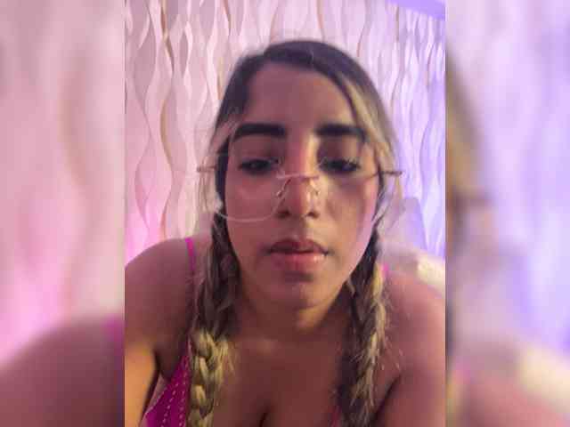 KiaraRose webcam