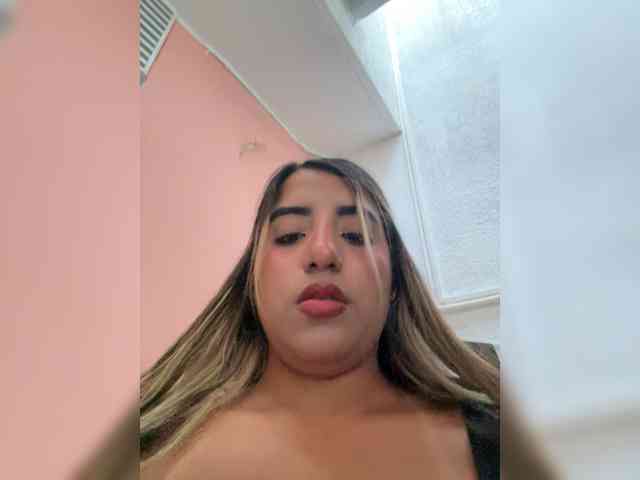 KiaraRose webcam