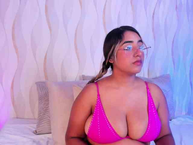 KiaraRose webcam