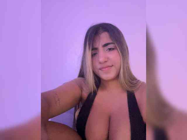 Modèle: KiaraRose