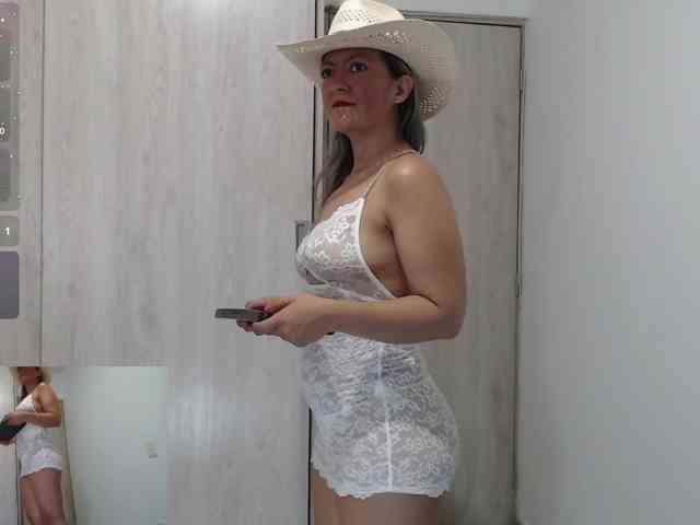 candymilff candymilff