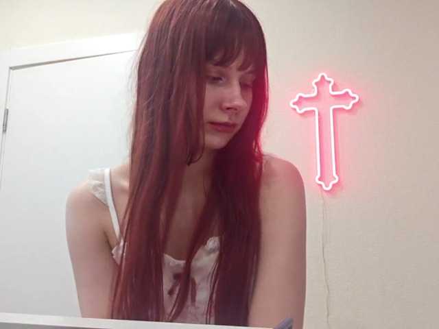 RedWitchHeart webcam