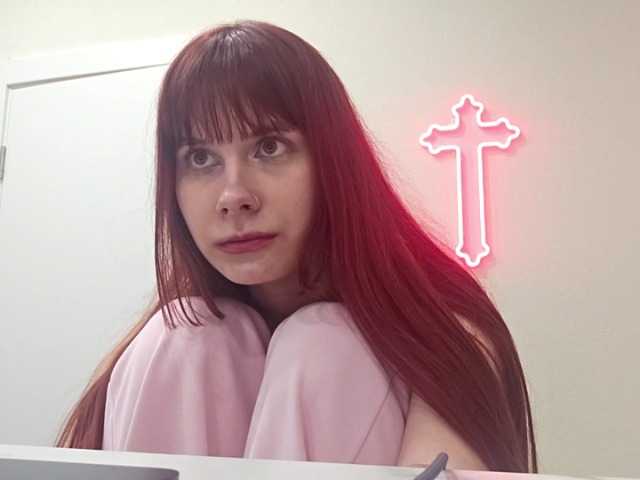 RedWitchHeart webcam