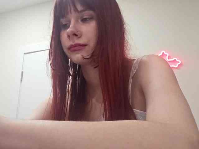 RedWitchHeart webcam