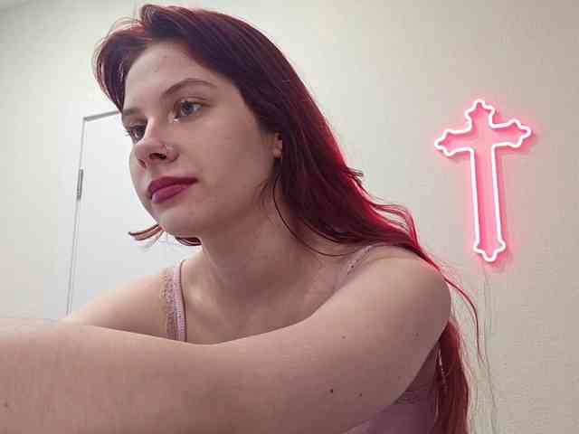 RedWitchHeart webcam