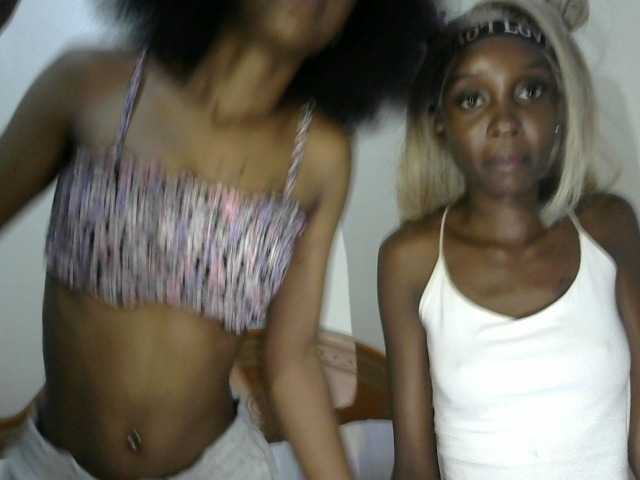 sexytwinnie webcam