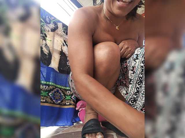 Roousehot live cam on BongaCams