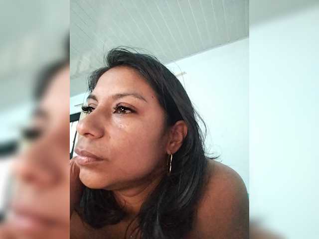 Roousehot live cam on BongaCams