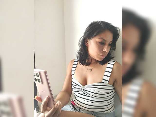 Roousehot live cam on BongaCams