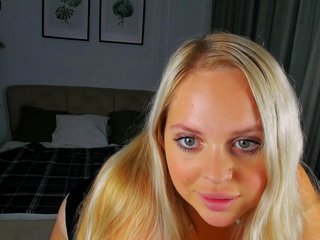 NikollaBlond Porn Show