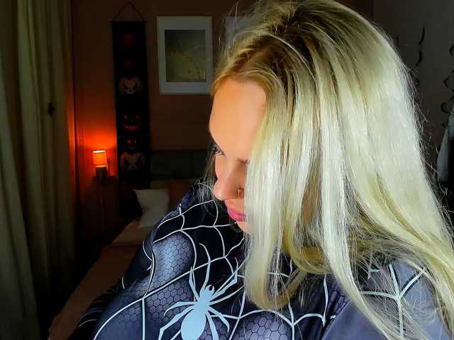 NikollaBlond